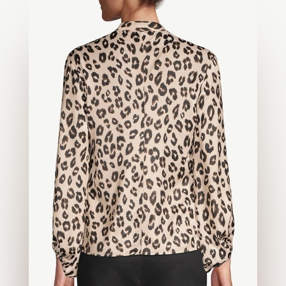 Chico’s leopard Animal-Print Bishop-Sleeve Silky Blouse size 3 (XL) - Picture 2 of 10